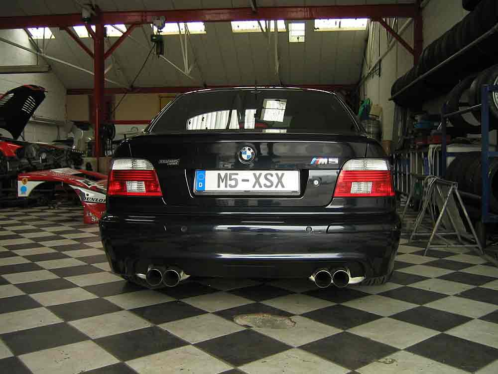 European car scene from the OpenALPR benchmark